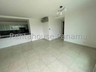 Apartment for For Rent in Clayton - 3 bedrooms