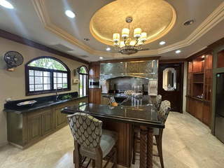 Single-family luxury mansion for Sale in Costa del Este - 5 bedrooms