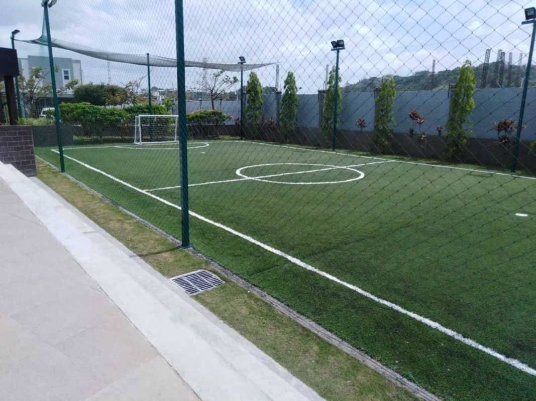 Mini soccer field with artificial turf and netting in PH Everest Brisas del Golf Panama