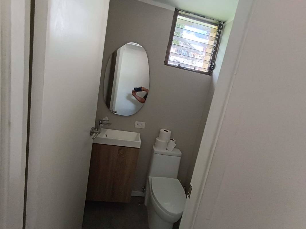 Duplex 3BR 2.5BA with Renovated Kitchen PH Torre del Rey