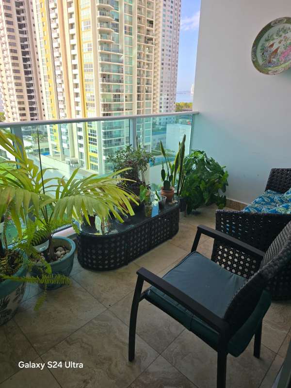 Modern granite kitchen, stainless steel appliances, breakfast bar PH Titanium Costa del Este Panama