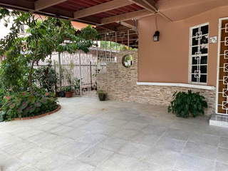 House for Sale in Rufina Alfaro - 4 bedrooms