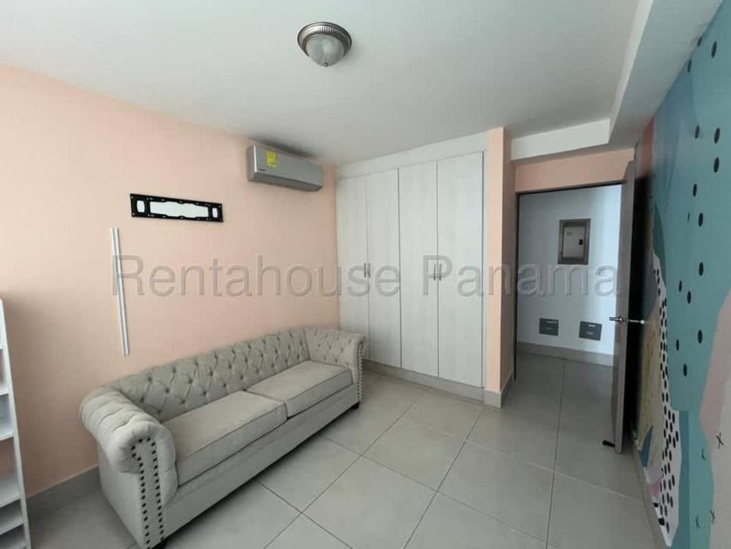 Comfortable second bedroom with air conditioning, wardrobe in Edison Park Panama furnished apartment