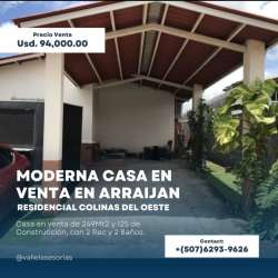 Exterior view of modern house with driveway and green surroundings in Arraiján