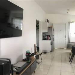 Open-plan living room with tiled floors at Colinas del Oeste Arraiján