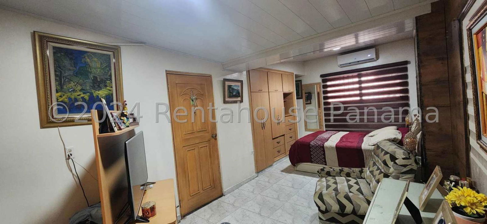 Basketball court, playground, outdoor gym equipment in Pueblo Nuevo near Fernandez de Cordoba Panama