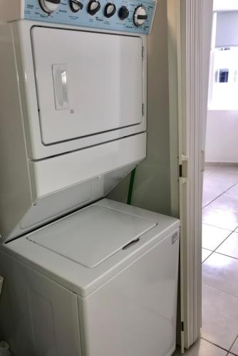 Broad wraparound balcony overlooking Pacific Ocean and Panama City skyline from PH H2O Panama