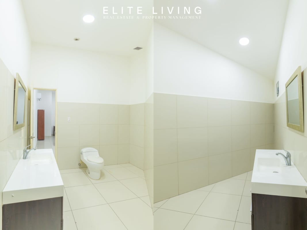 Modern skyscraper PH Yacht Club Tower with bay views from Avenida Balboa Panama City