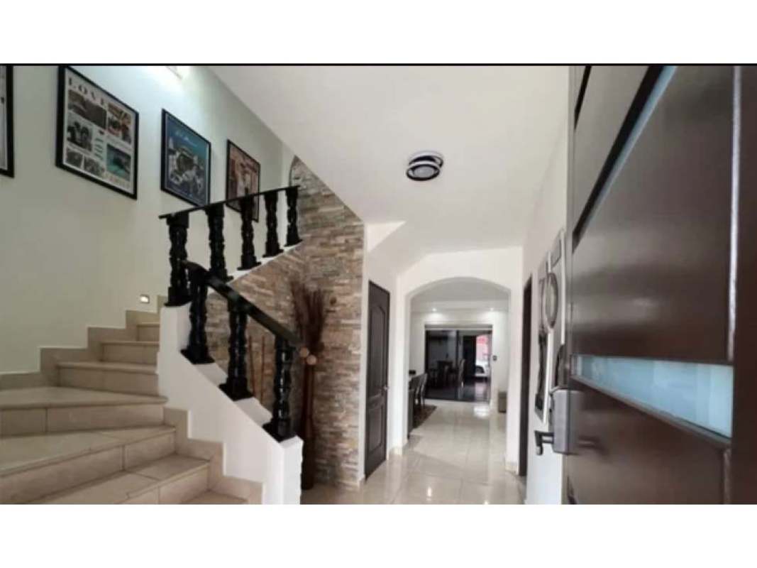 Spacious living room with ceramic floors, LED ceiling lights, modern decor in PH Versalles I Panama City