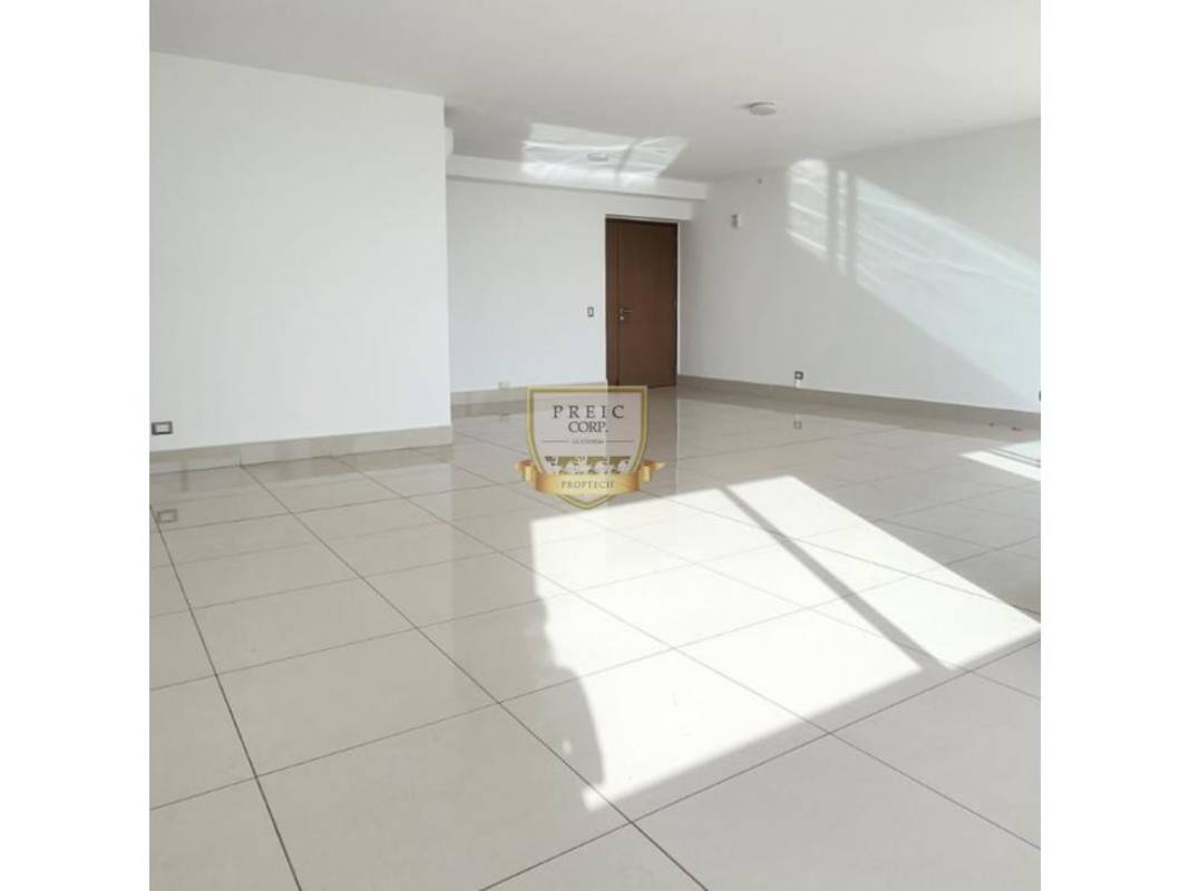 Enclosed balcony sunroom with panoramic Pacific ocean views in PH Ocean Two Costa del Este Panama