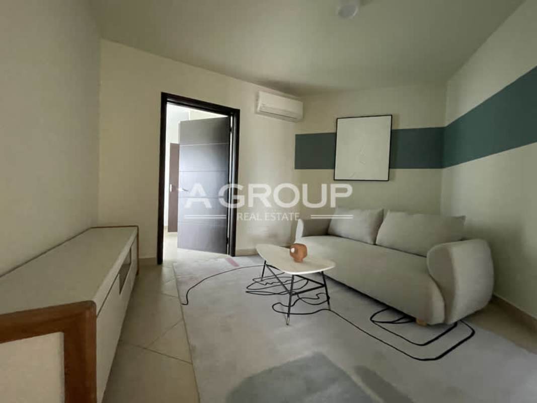 Modern spacious bedroom with large windows and skyline view PH Country Club Costa del Este