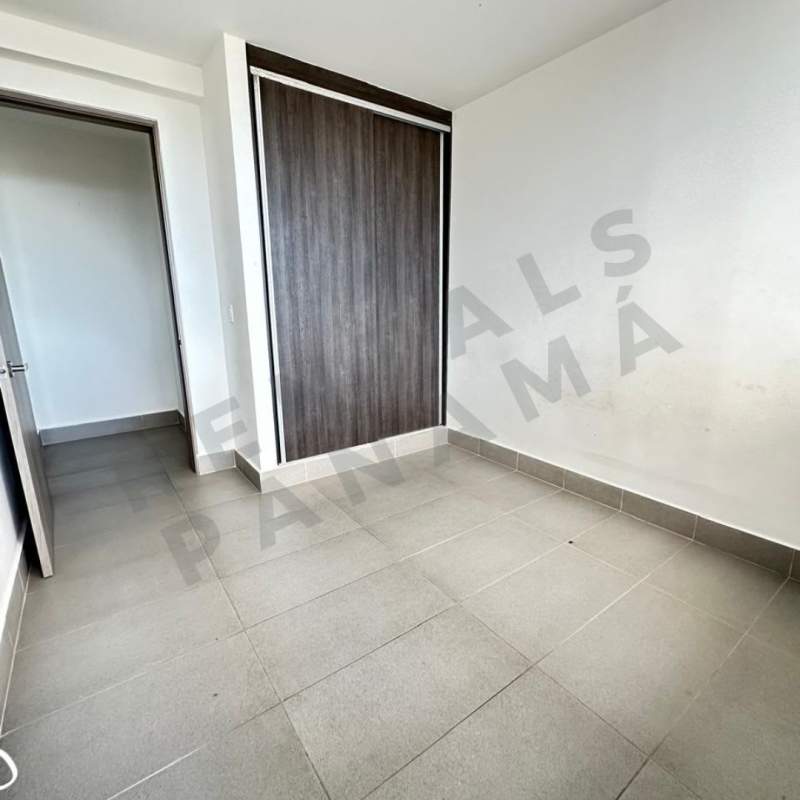 Well-equipped modern gym with panoramic windows PH Loma Vista Tower Panama