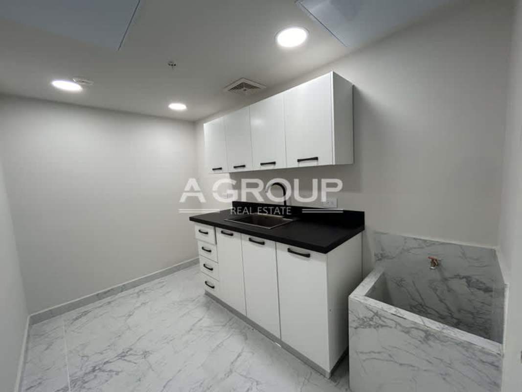 Office space with panoramic city views and floor-to-ceiling windows in Costa del Este Financial Park Panama