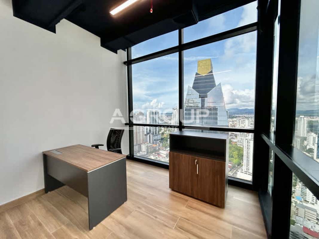 Corner private office with floor-to-ceiling panoramic windows PH TowerBank Panama City