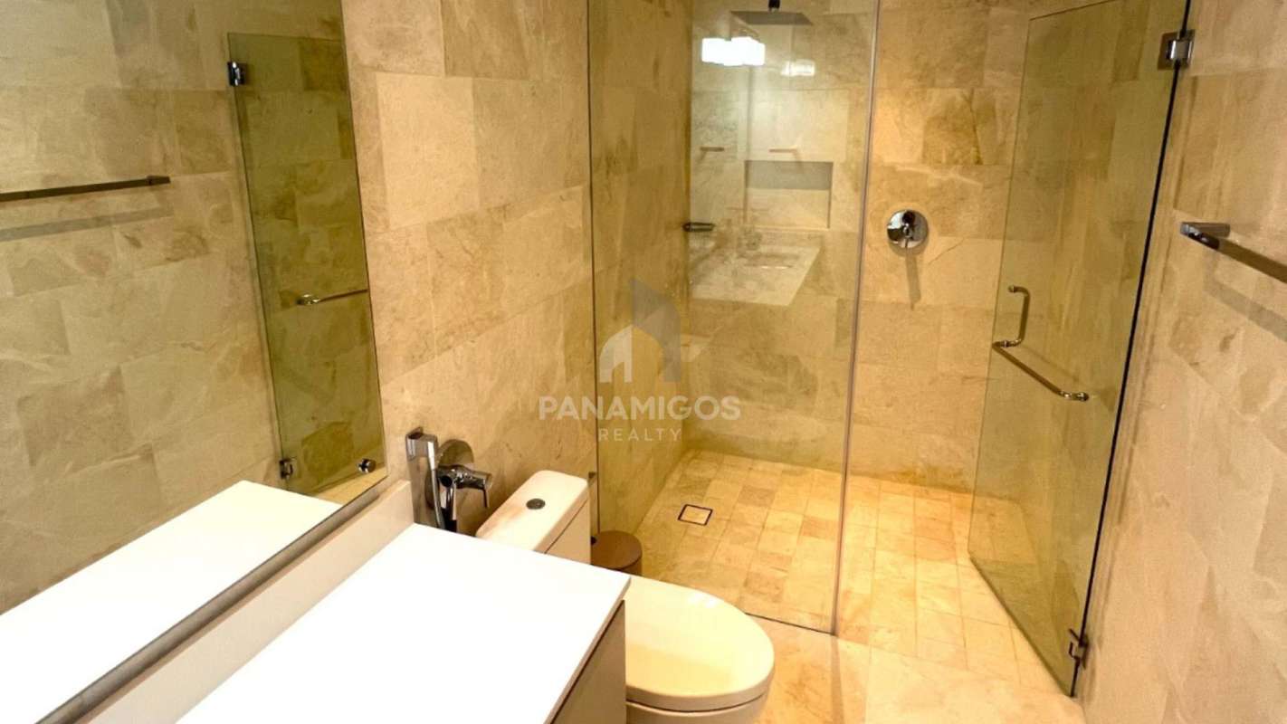 Luxury 3BR Seascape Ocean Reef Apartment with Private Marina