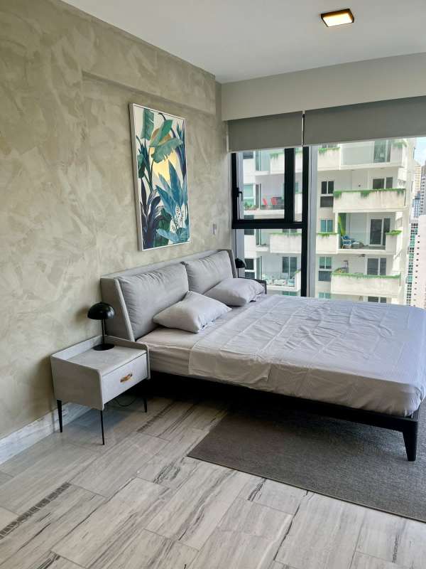 Private balcony panoramic bay skyline view PH Nuovo Panama apartment