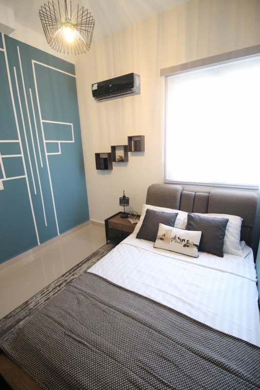 Bright master bedroom with window and closet PH Bella Veduta Panama