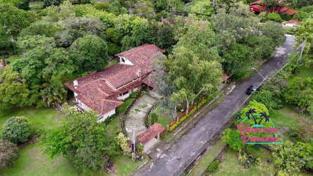 Rustic 4BR Villa with Panoramic Mountain Views El Valle in - View 2