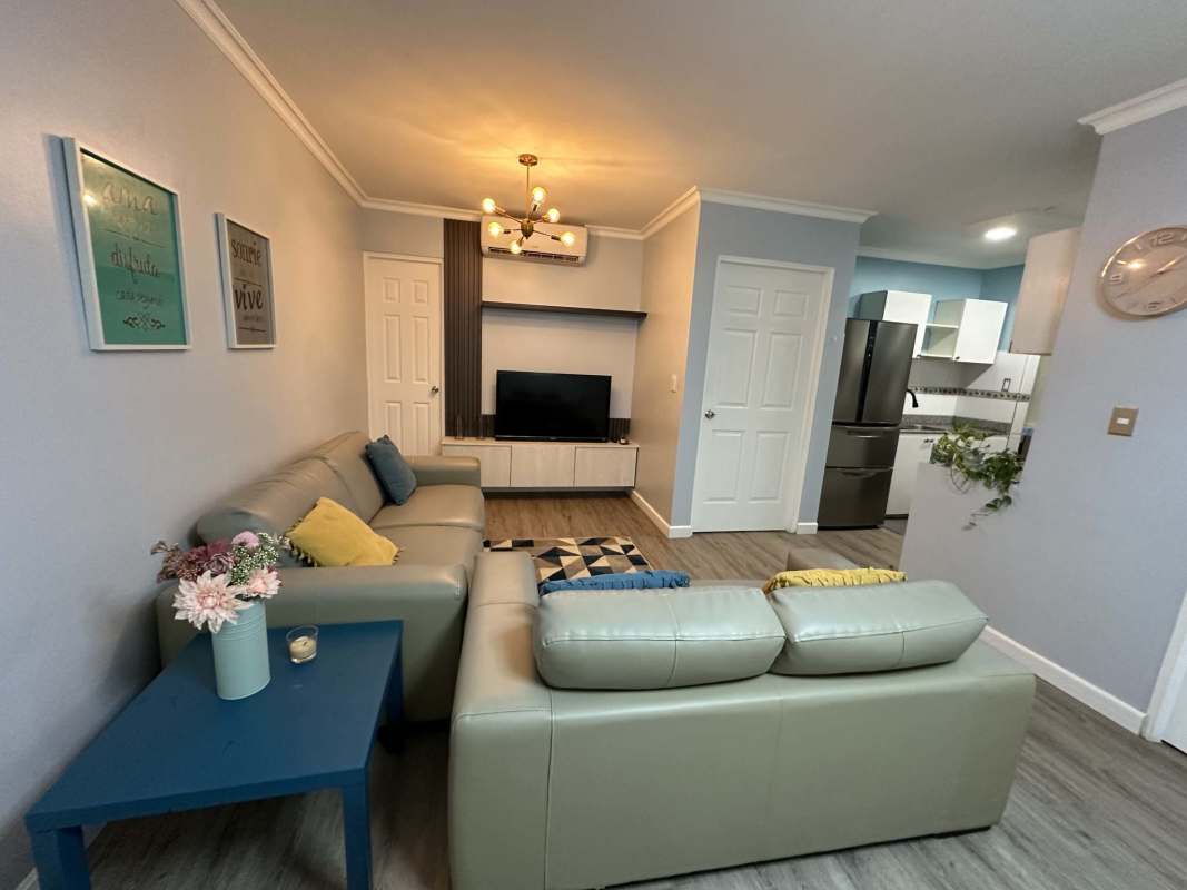 Contemporary living room with AC, wood floors, modern finishes in Bella Vista Place Panama