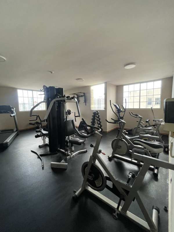 Modern 2BR Apartment in San Francisco with Pool & City Views