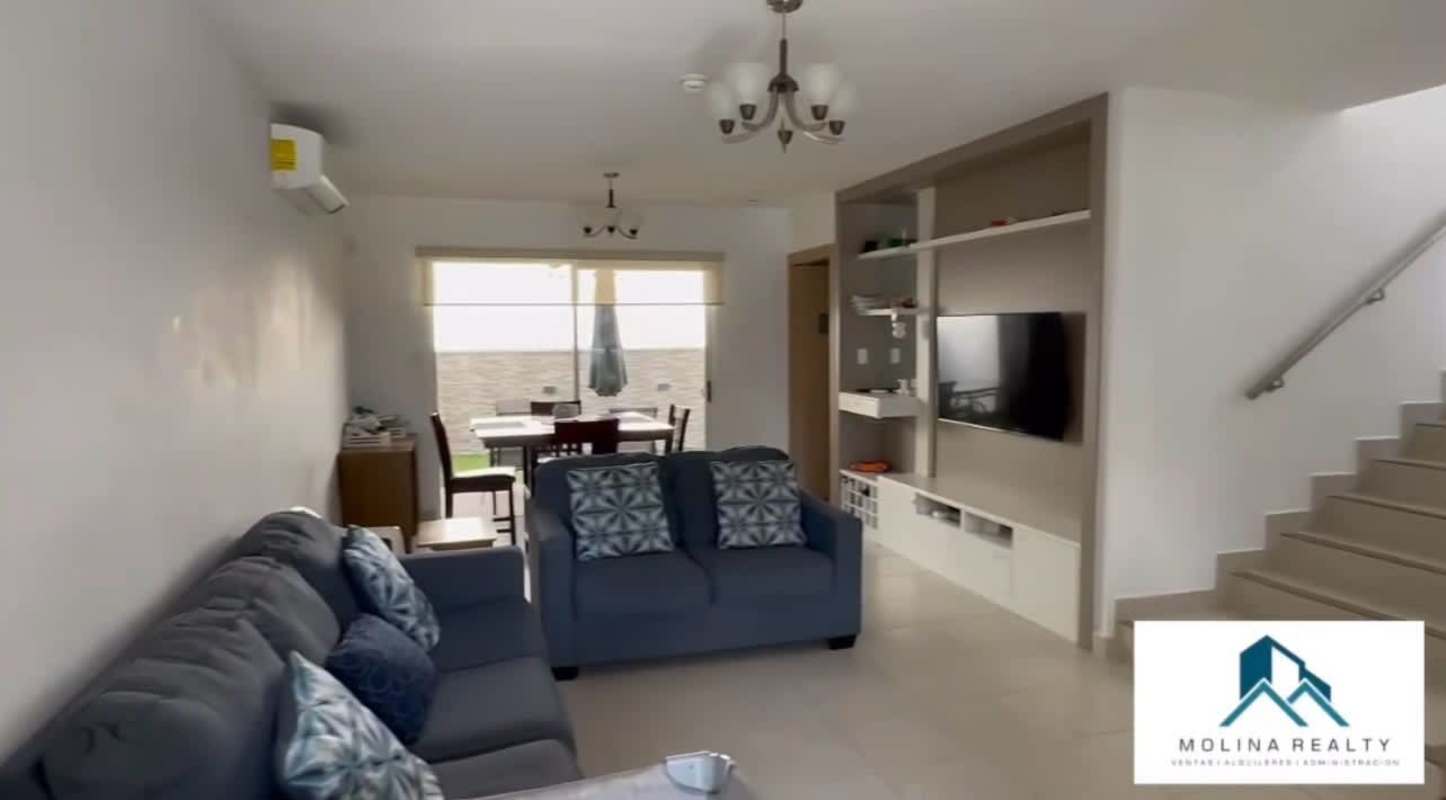 Bright master bedroom with built-in closet ensuite bathroom in PH Aventura Panama