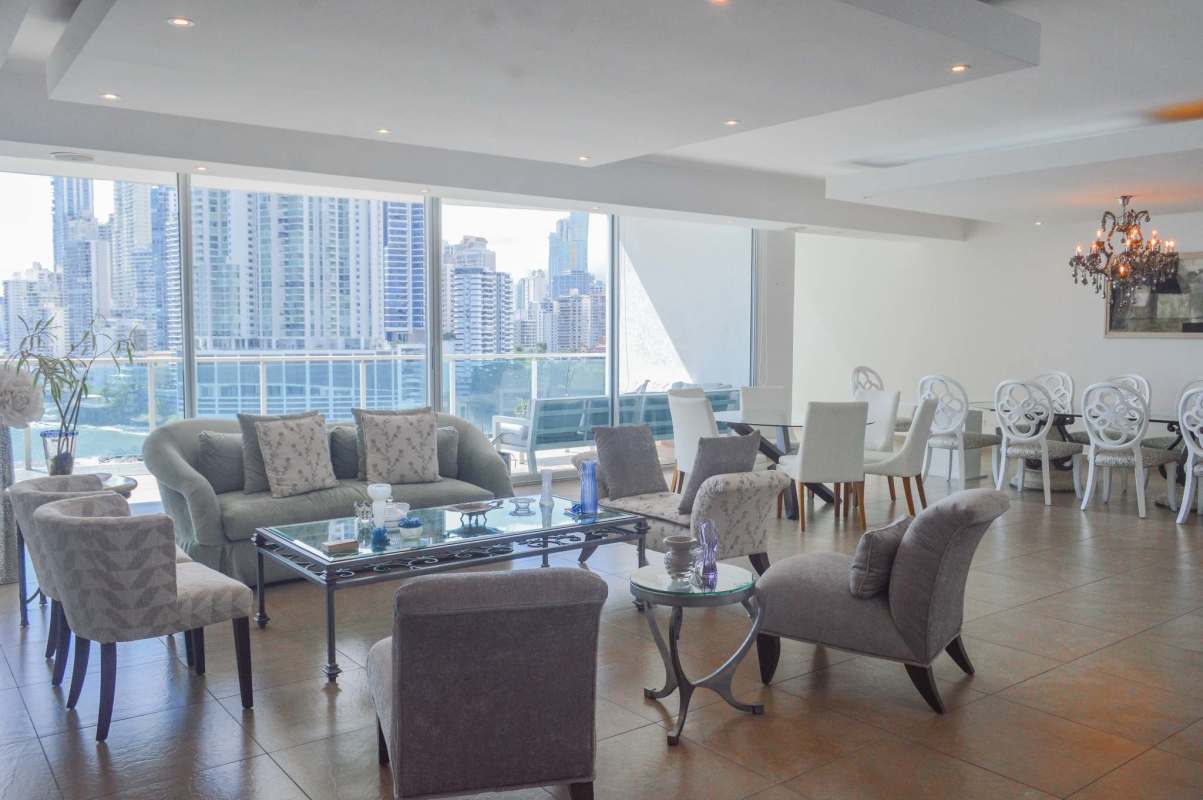 Luxury master bedroom with floor-to-ceiling ocean views at PH Aquamare Panama City