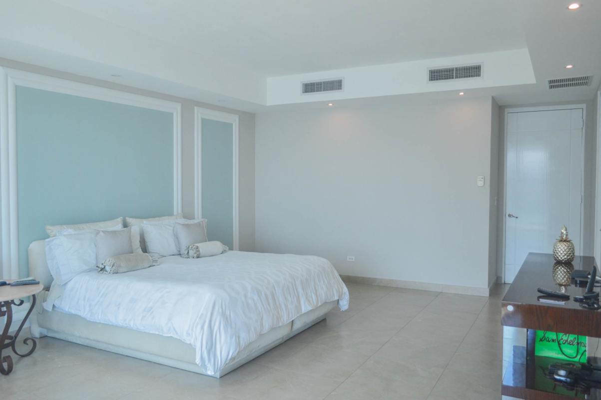 Large open plan living and dining room with ocean views PH Aquamare Punta Pacífica Panama