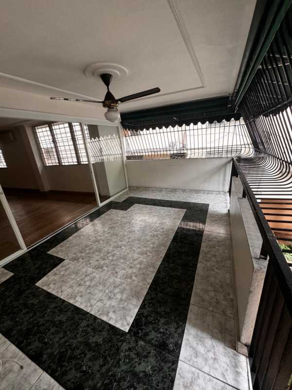 Guest bedroom built-in closet tile flooring ceiling fan PH El Carmen El Carmen Panama