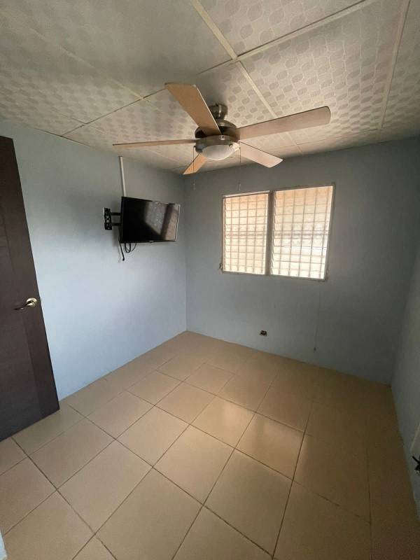 Furnished 3BR House with Terrace in Condado del Rey