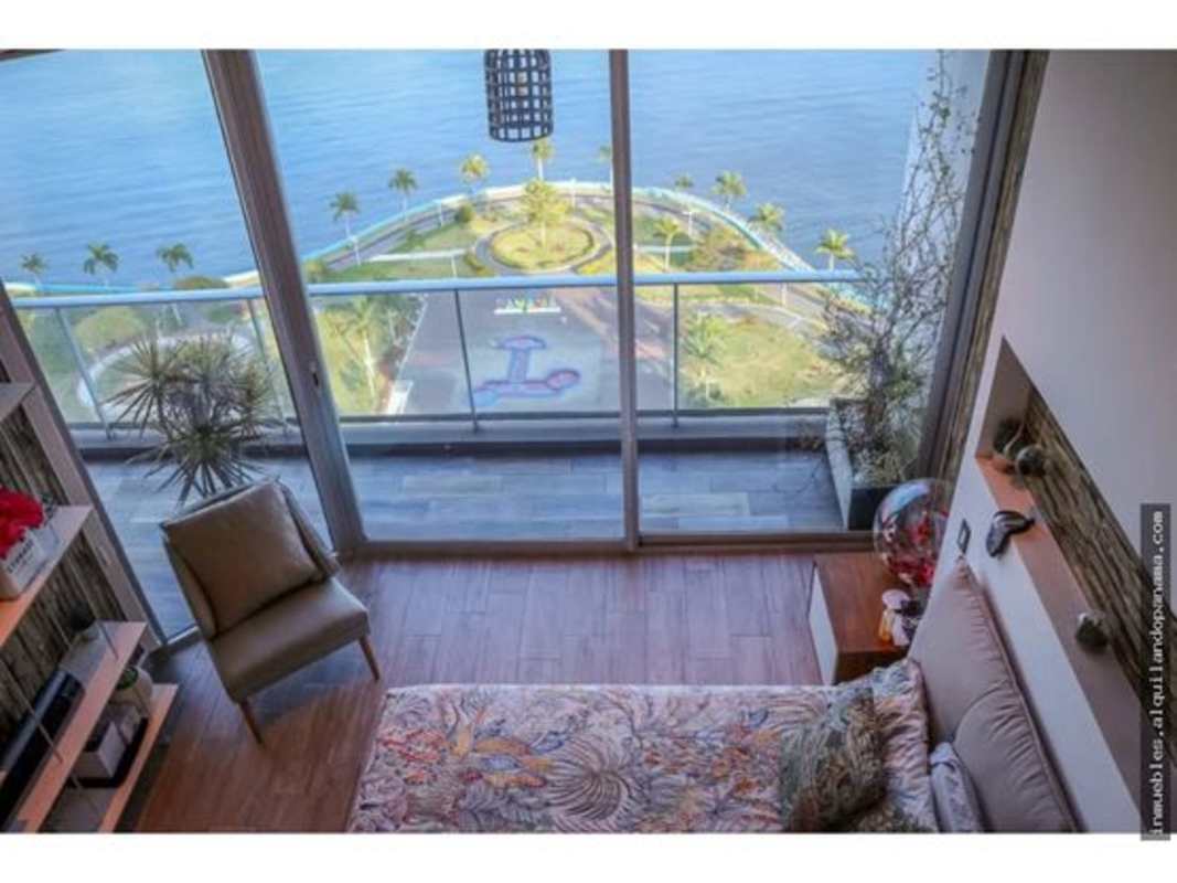 Bedroom with balcony overlooking Panama Bay waterfront PH Sky Lounge