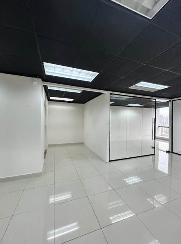 High-rise office with large windows and panoramic skyline view at Plaza Banco General Panama City
