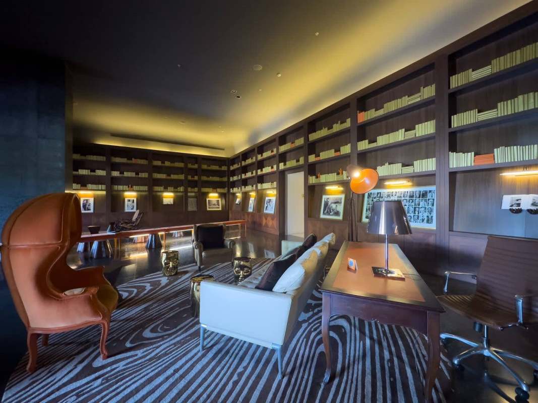 Sophisticated billiards and game lounge library at PH Yoo & Arts Panama City