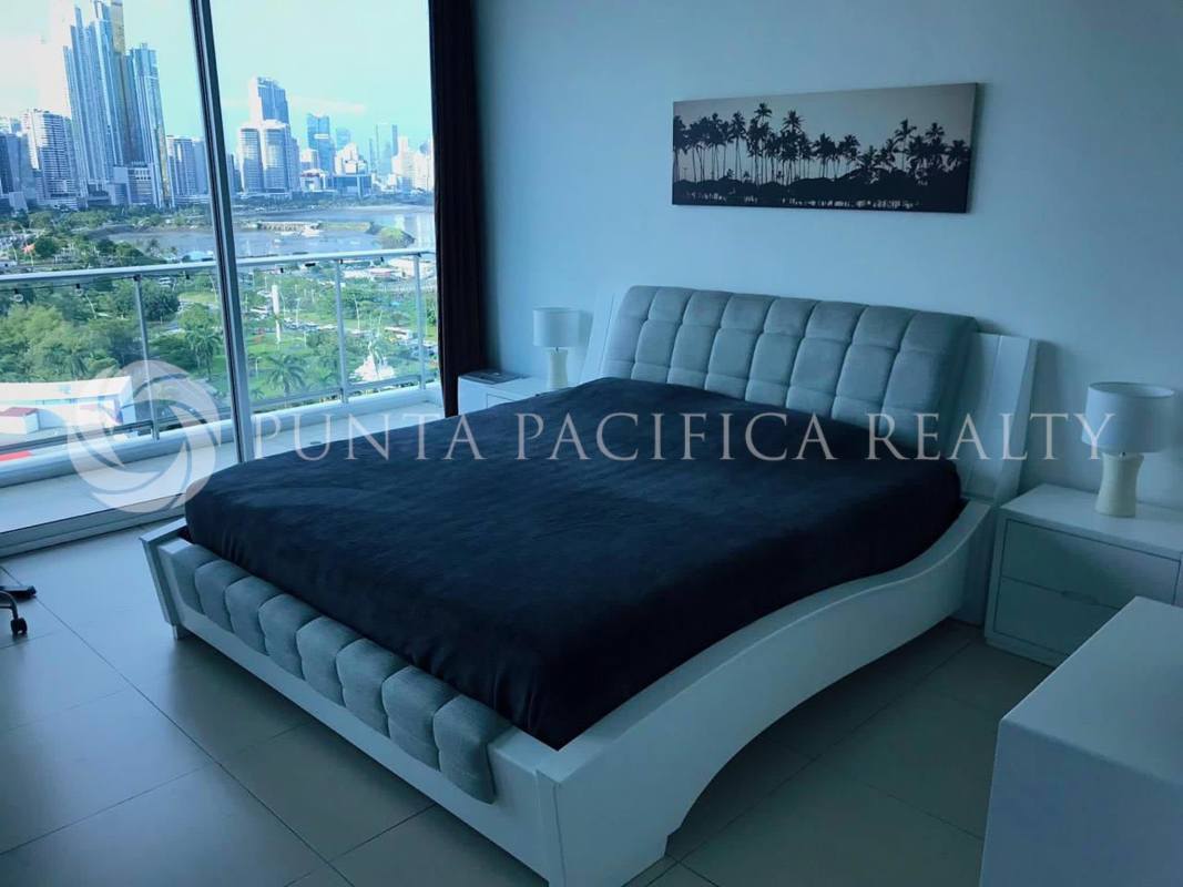 Modern bedroom with floor to ceiling windows city and ocean view PH Destiny Tower Panama