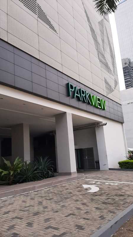 Large master bedroom with floor-to-ceiling view in PH Park View Costa del Este