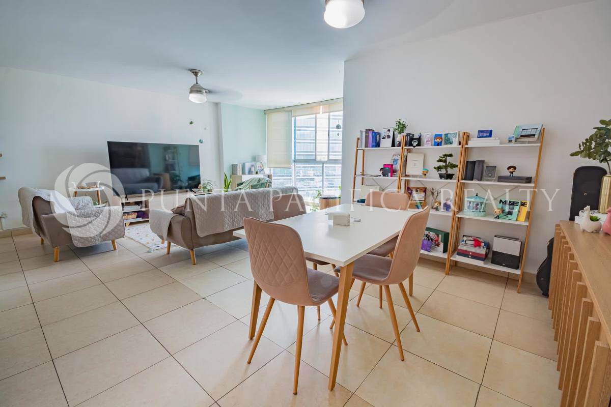 Master bedroom with ocean view window, closet, ceiling fan and AC in PH Costa View Costa del Este Panama