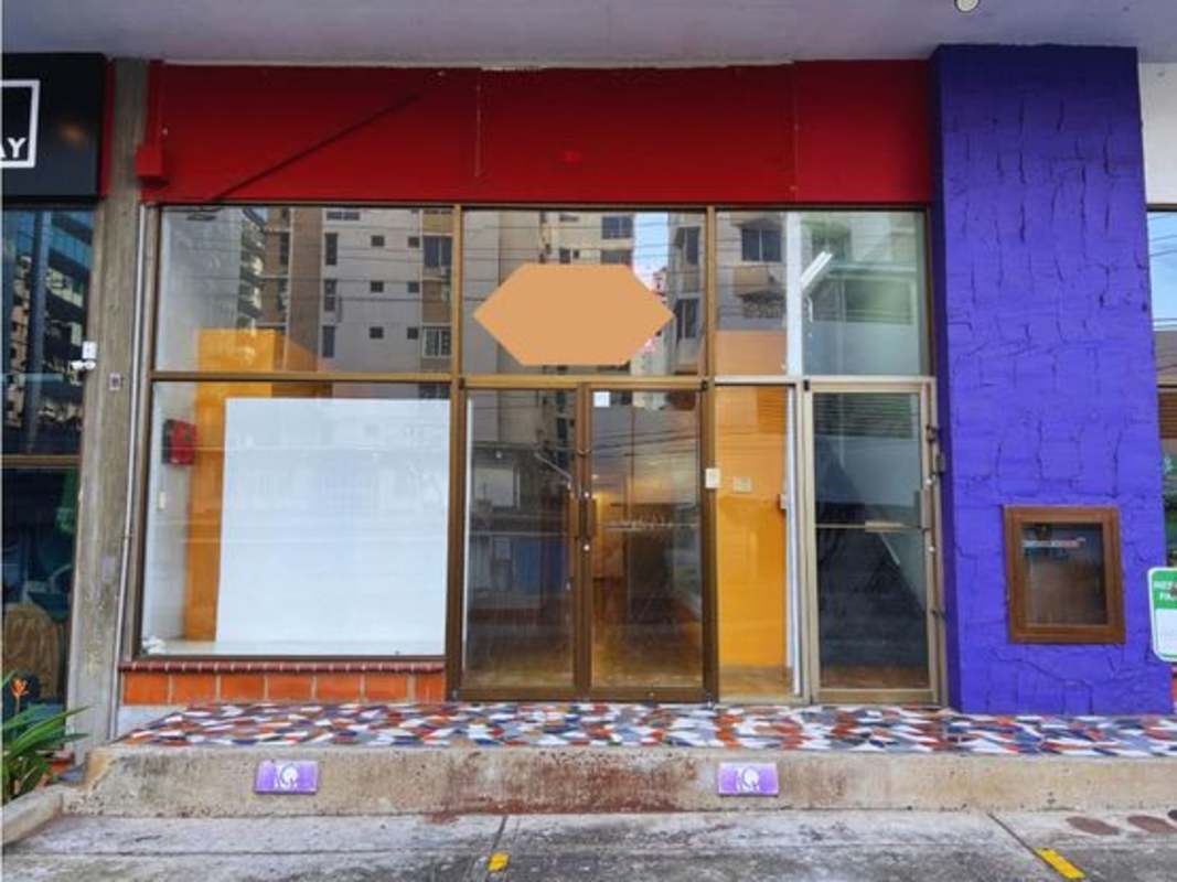 Interior showing mezzanine level and open plan commercial space in San Francisco Commercial Plaza Panama City