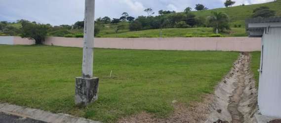 Vacant grassy lot ready to build in secure PH near Punta Chame beach Panama