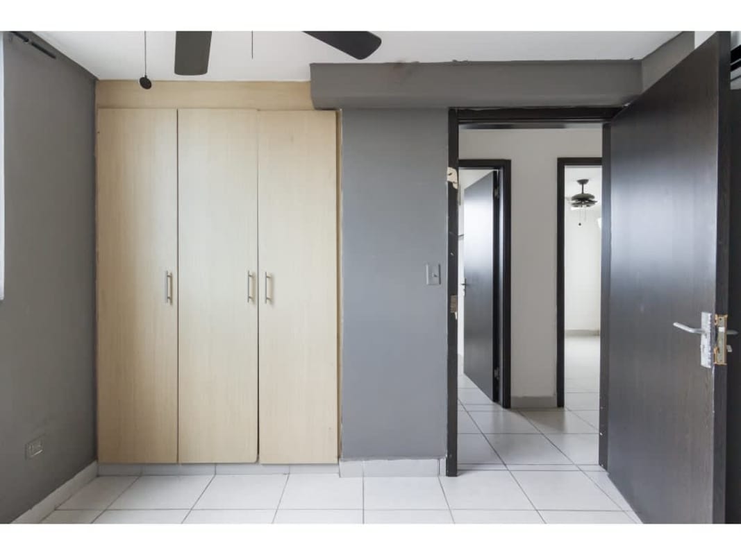 Minimalist bathroom with walk-in shower, modern tile in PH Premium Tower Panama City