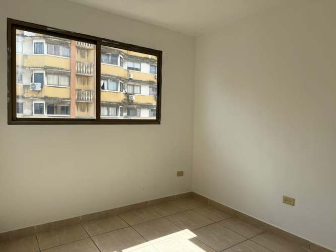 Bedroom with natural light and tiled floor Parque Lefevre Panama