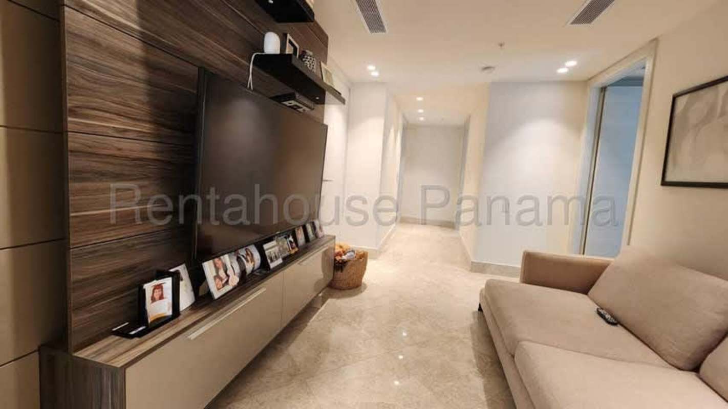 Luxury 4BR Apartment with Golf View in PH Signature Santa Maria