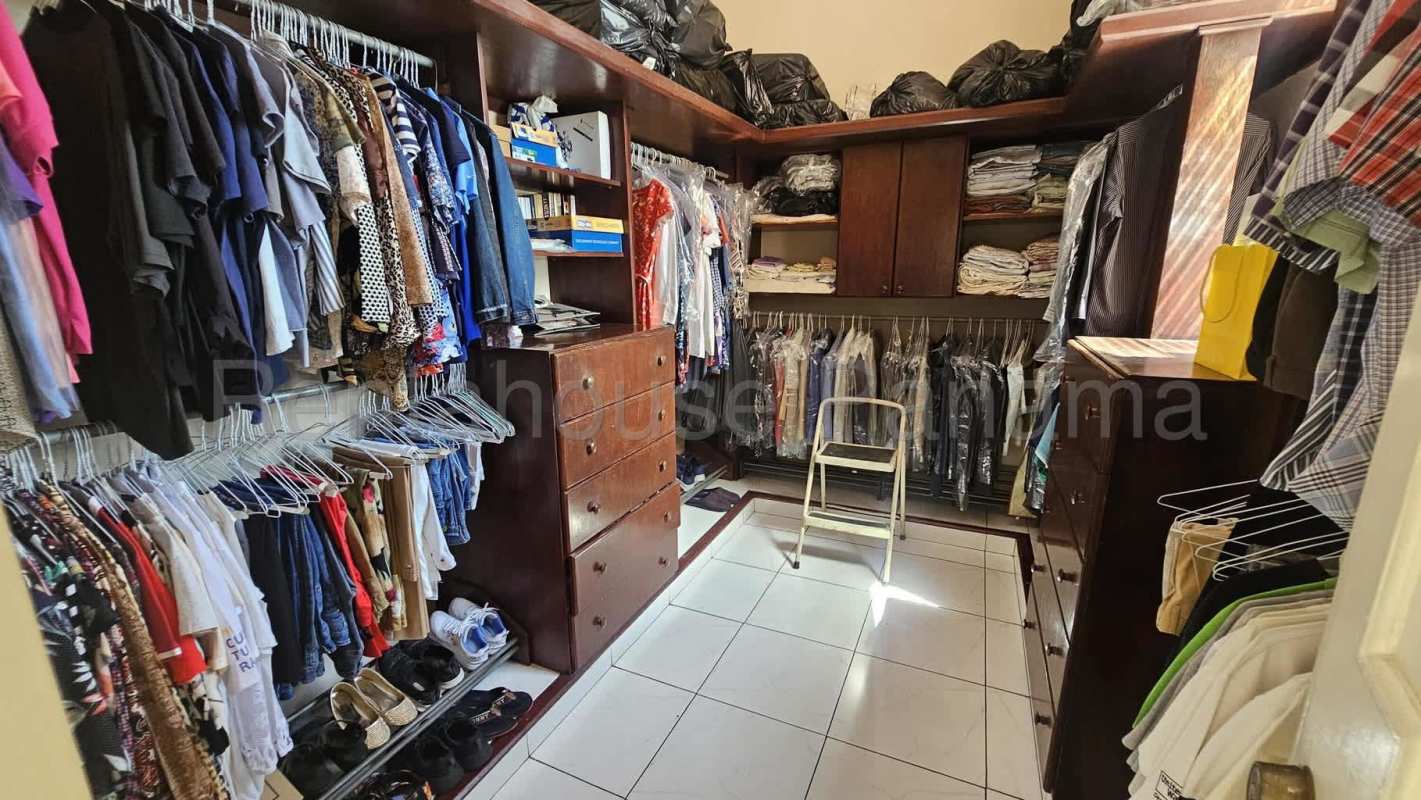 Open dining and family room areas in spacious Betania house Panama