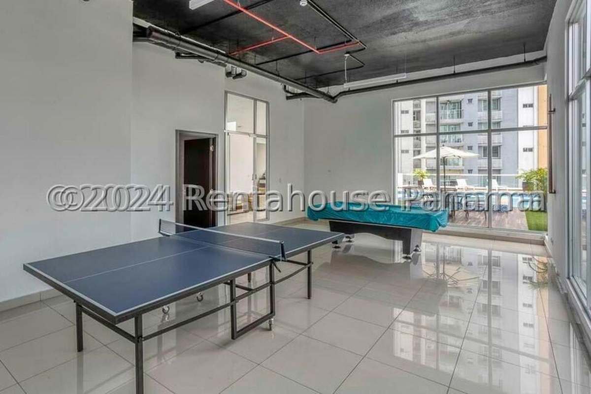 Kitchen with granite countertops and modern finish in Park Point Carrasquilla Panama