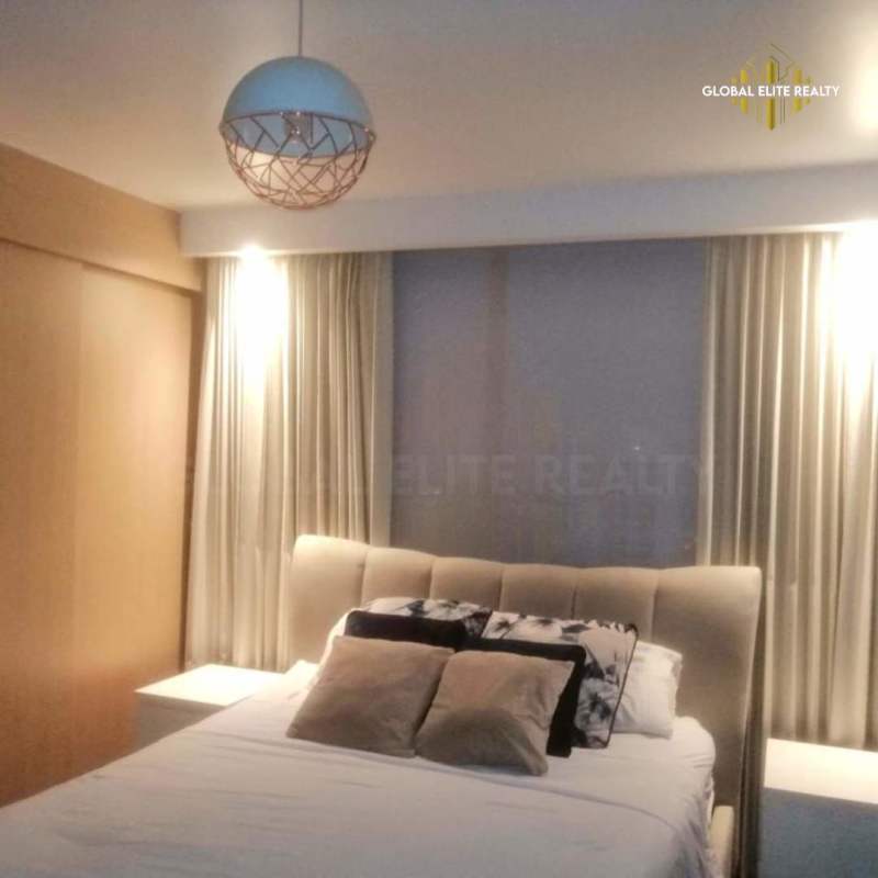 Hall corridor with owl art indoor plant PH Vía España Panama