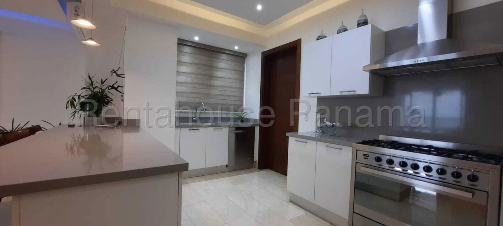 Spacious master bedroom featuring golf course view, ensuite bath, AC at PH Empire Residences Panama