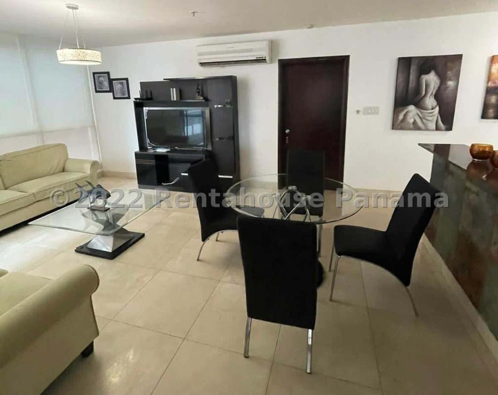 Bedroom with large window and ocean view PH Villa del Mar Avenida Balboa Panama