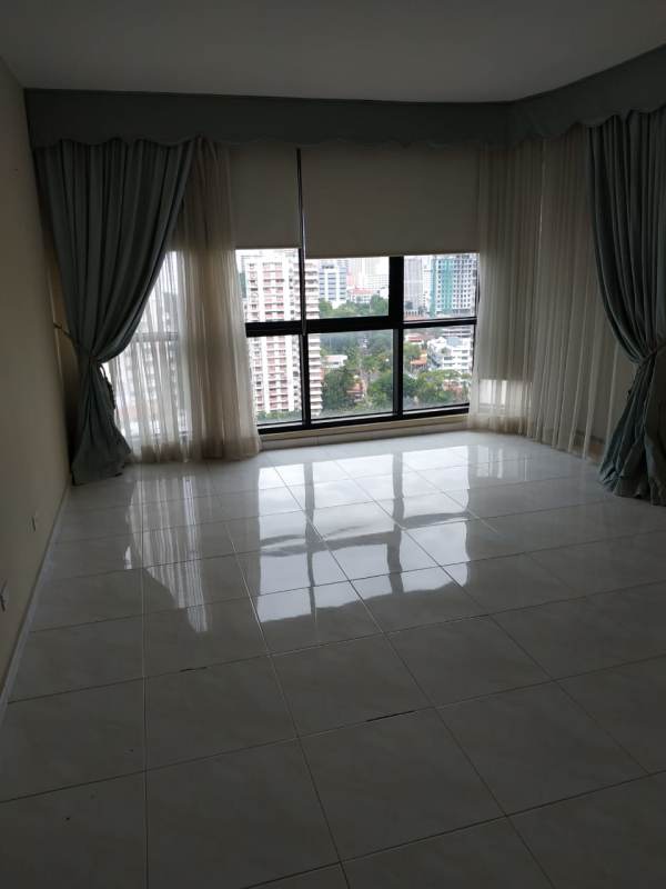 PH Miramar high-rise oceanfront condo tower on Avenida Balboa Panama City skyline