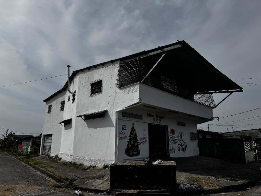 Corner Two-Story Commercial Building in La Siesta Tocumen