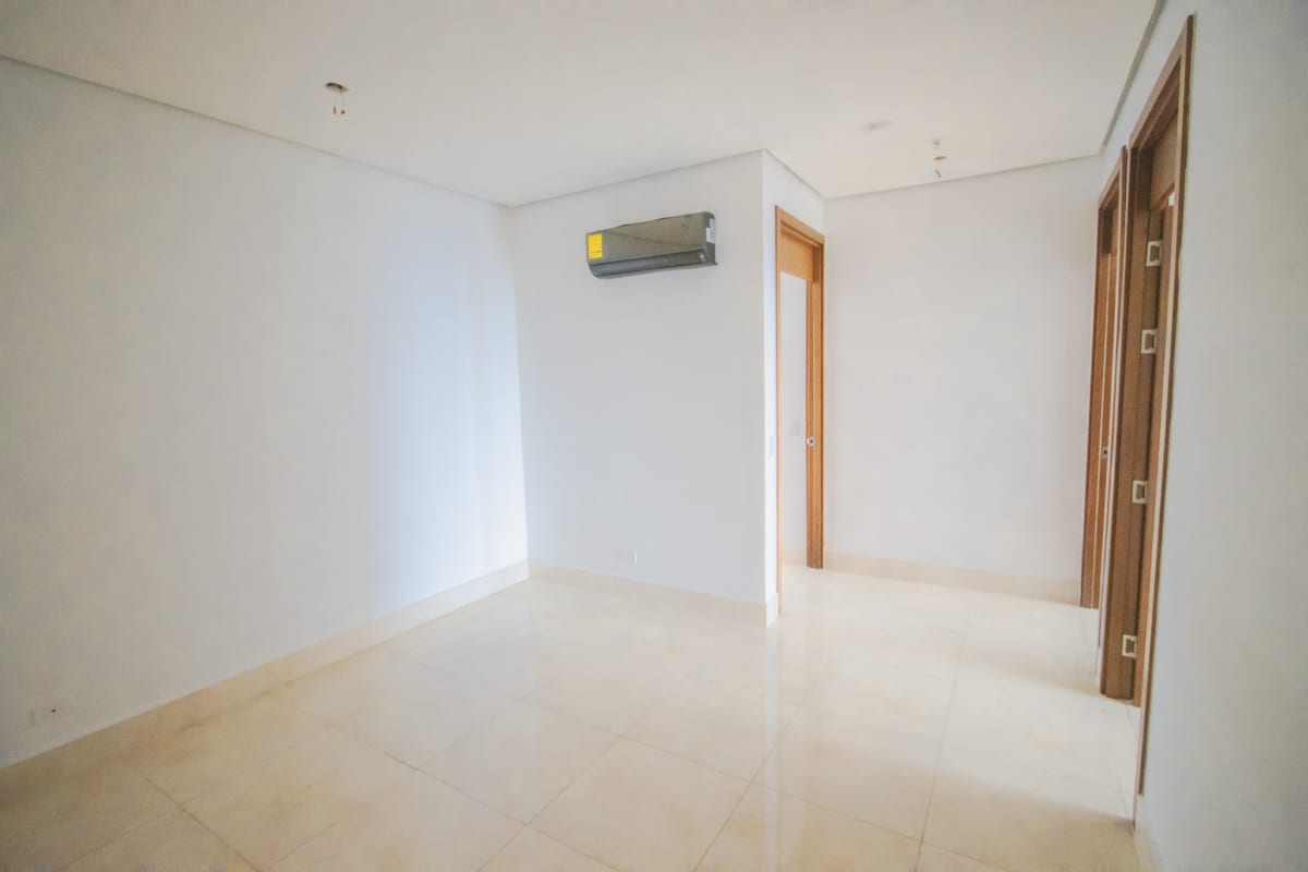 Modern open living room floor-to-ceiling ocean view PH Matisse Panama