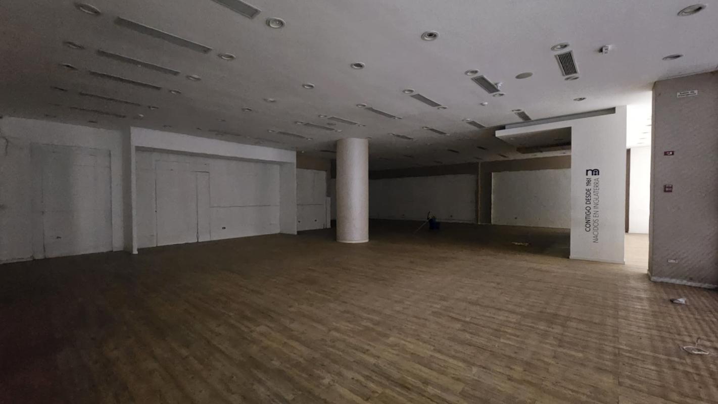 Vacant retail space with modern finishes for sale in prime Albrook Mall location Panama