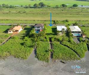 Open oceanfront lot at Barqueta Nice Playa La Barqueta Panama